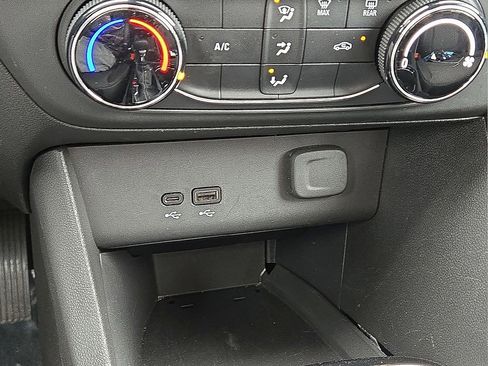 Used 2025 Buick Encore GX Preferred image 29