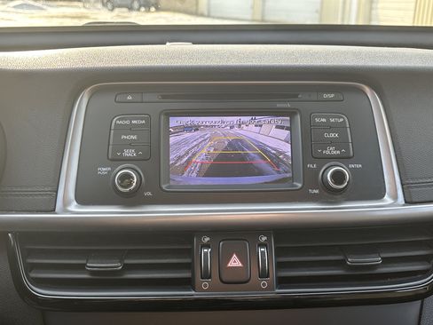 Used 2017 Kia Optima LX image 17