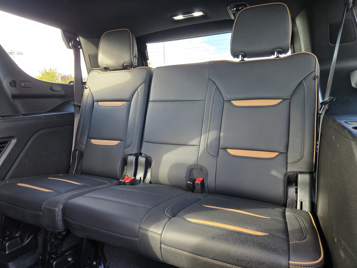 Used 2024 GMC Yukon AT4 AWD/4WD image 37