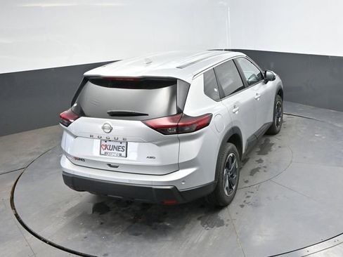 Used 2025 Nissan Rogue SV AWD/4WD image 41
