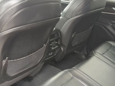 Used 2023 Jeep Grand Cherokee Limited w/ Luxury Tech Group II image 18