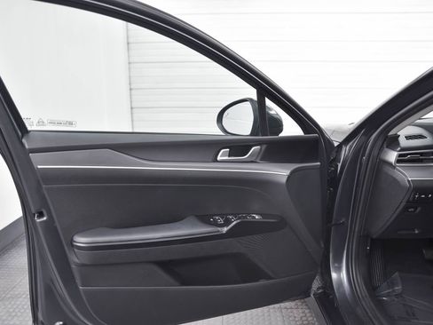 Used 2024 Kia K5 LXS image 9