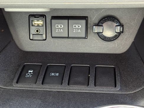 Used 2019 Toyota Highlander XLE image 22