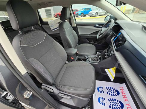 New 2024 Volkswagen Taos SE image 13