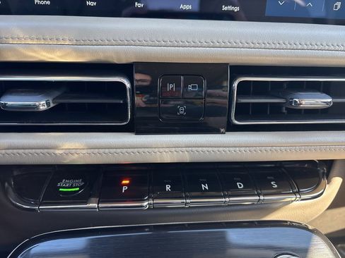 Certified 2022 Lincoln Nautilus Reserve w/ Luxury Package image 26