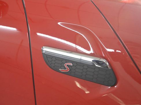 Used 2022 MINI Cooper S image 3