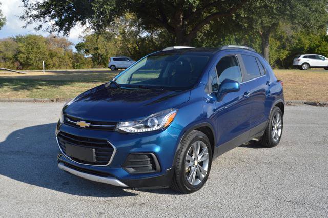 Used 2020 Chevrolet Trax LT w/ LT Convenience Package FWD image 1