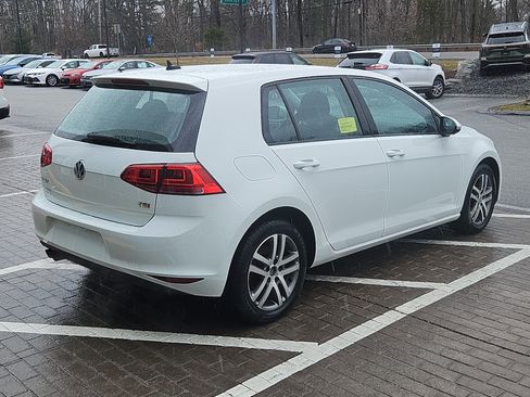 Used 2016 Volkswagen Golf S image 2