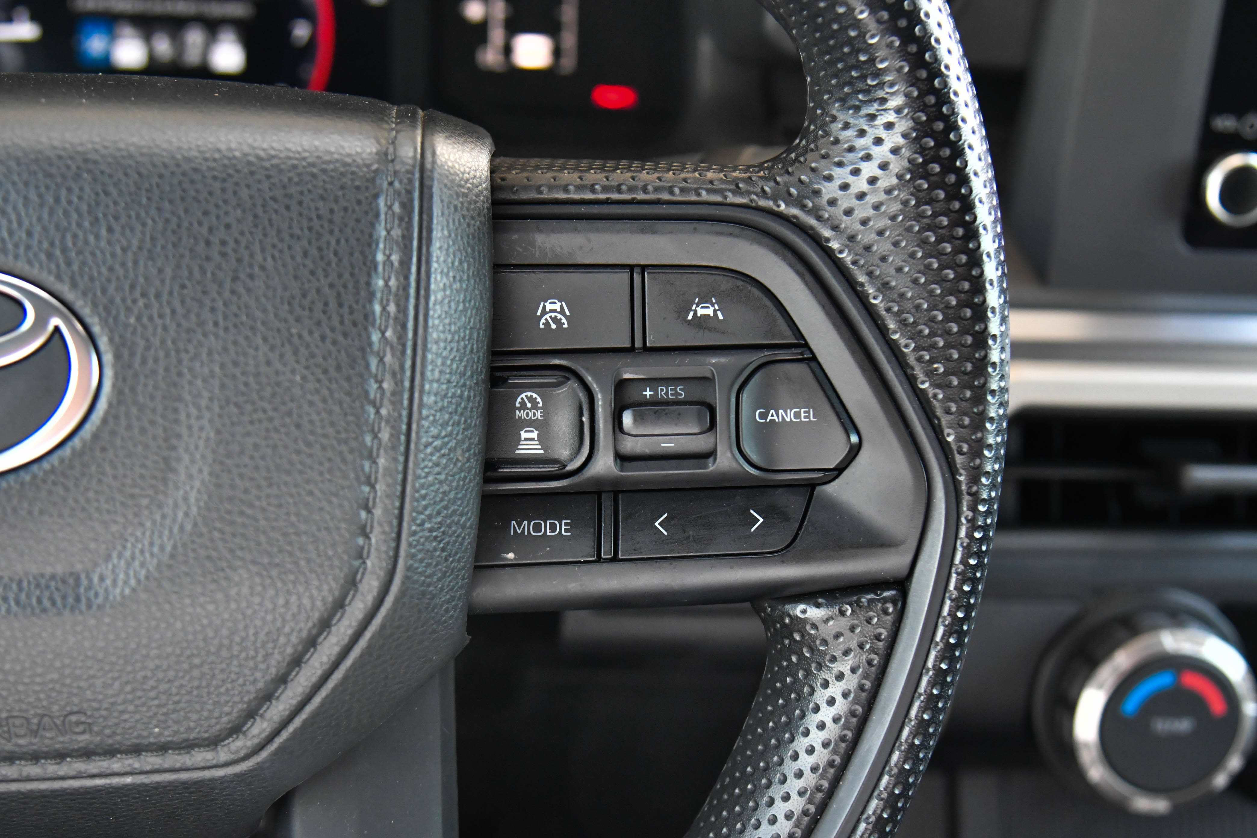Used 2025 Toyota Tacoma SR5 AWD/4WD image 31