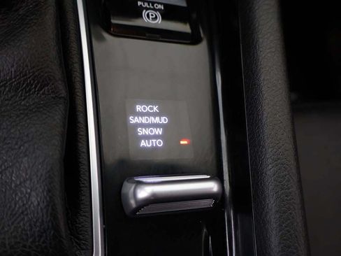 Used 2025 Jeep Compass Trailhawk AWD/4WD image 47