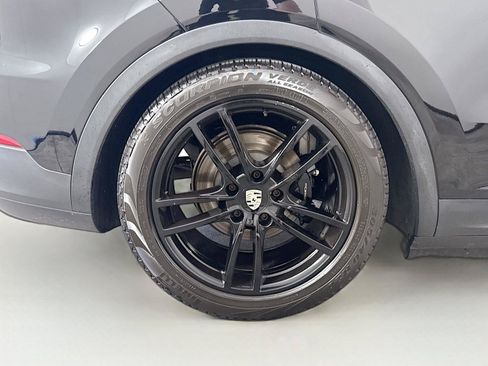 Used 2020 Porsche Cayenne AWD/4WD image 31