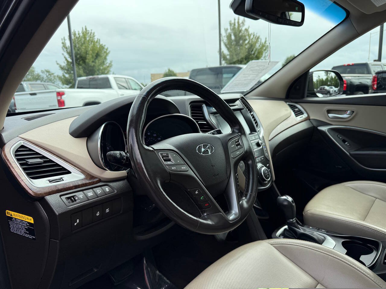 Used 2017 Hyundai Santa Fe FWD image 11