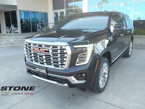 New 2025 GMC Yukon XL Denali w/ Sun & Power Step Package image 3