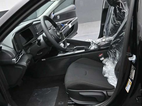New 2026 Hyundai Elantra SE FWD image 17