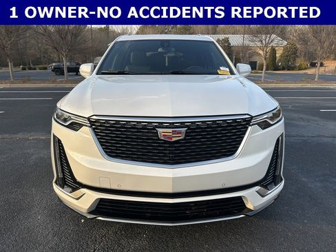 Used 2025 Cadillac XT6 Luxury image 11