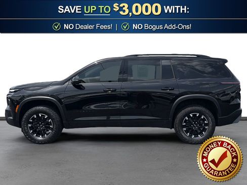 Used 2024 Chevrolet Traverse Z71 AWD/4WD image 2