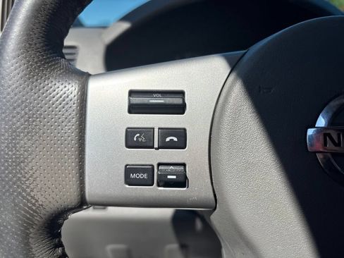 Used 2016 Nissan Frontier SV w/ SV Value Truck Package AWD/4WD image 19