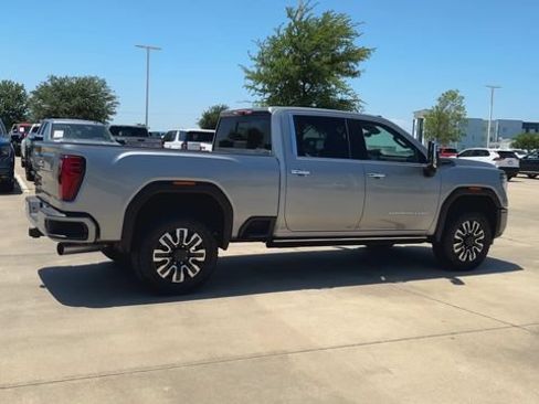 New 2026 GMC Sierra 2500 Denali Ultimate AWD/4WD image 9
