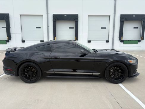 Used 2016 Ford Mustang GT Premium w/ Equipment Group 401A RWD image 3