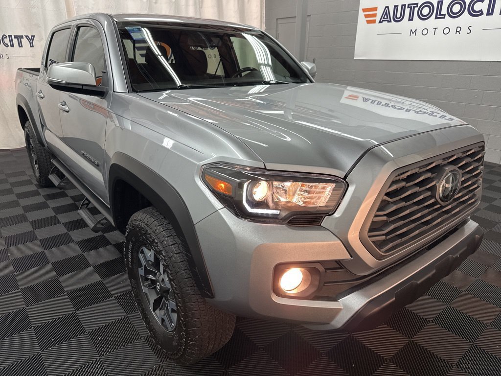 Used 2022 Toyota Tacoma TRD Off-Road w/ Technology Package AWD/4WD image 3