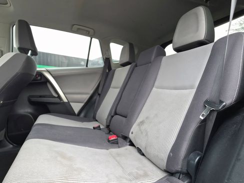 Used 2013 Toyota RAV4 XLE image 18