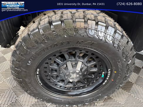 Used 2021 Nissan Frontier SV w/ Midnight Edition Floor Mats image 11