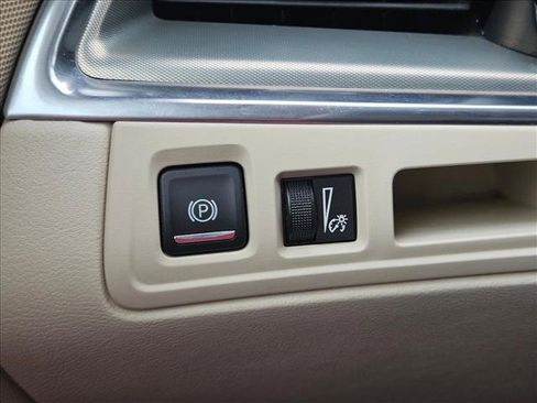 Used 2017 Cadillac XT5 Luxury w/ Driver Awareness Package FWD image 17
