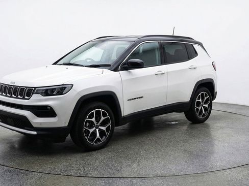 Used 2025 Jeep Compass Limited AWD/4WD image 3