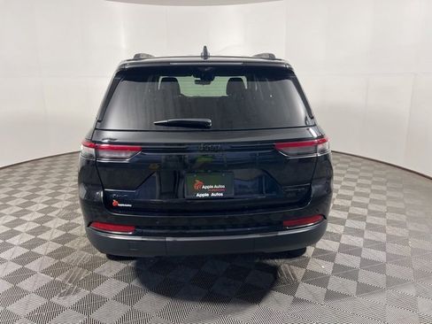 Certified 2023 Jeep Grand Cherokee Limited w/ Luxury Tech Group II image 7