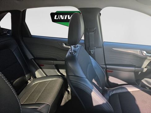 Used 2025 Ford Escape SE FWD image 27