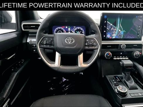 Used 2025 Toyota Tacoma TRD Off-Road AWD/4WD image 7