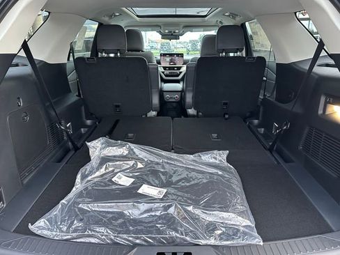 New 2026 Ford Explorer Active w/ Active Comfort Package image 24