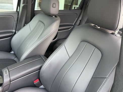 Used 2024 Mercedes-Benz GLB 250 4MATIC image 29