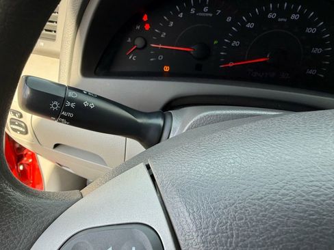 Used 2011 Toyota Camry LE image 19