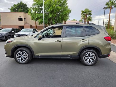 Used 2023 Subaru Forester Premium AWD/4WD image 7