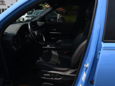 Used 2024 Honda Pilot TrailSport image 8