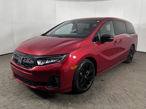 Used 2025 Honda Odyssey Sport-L image 3