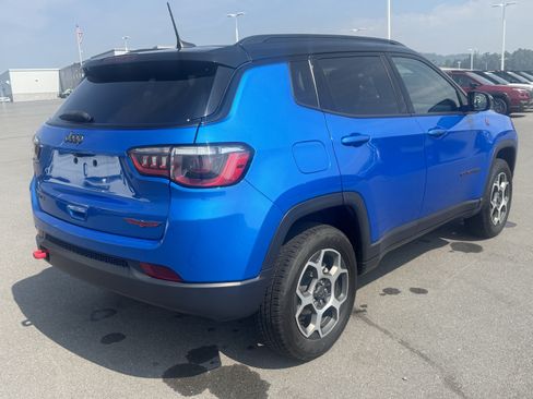 Used 2022 Jeep Compass Trailhawk w/ Trailhawk Convenience Group AWD/4WD image 3