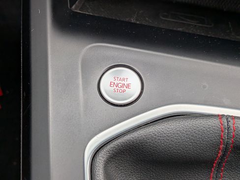 Used 2022 Volkswagen GTI SE image 24