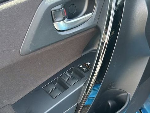 Used 2018 Toyota Corolla iM w/ Carpet Mat Package (TMS) FWD image 18