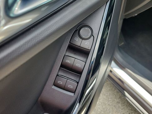 Used 2026 Chevrolet Equinox LT FWD image 13