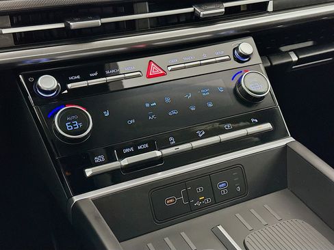 Used 2025 Hyundai Santa Fe SEL image 24