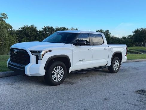 Used 2025 Toyota Tundra SR5 w/ SR5 Premium Package AWD/4WD image 4