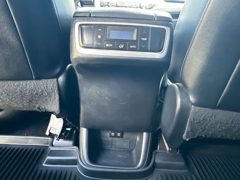 Used 2018 Toyota Highlander Plus w/ Protection Package #3 AWD/4WD image 32