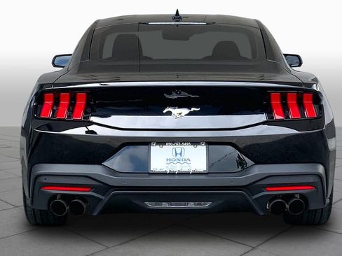 Used 2025 Ford Mustang Coupe RWD image 5