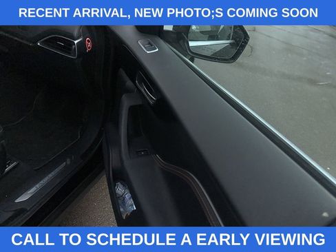 Used 2019 Jaguar F-PACE Prestige image 12