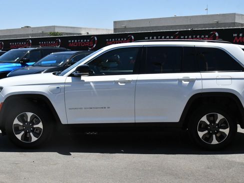 Used 2024 Jeep Grand Cherokee Limited 4xe AWD/4WD image 4
