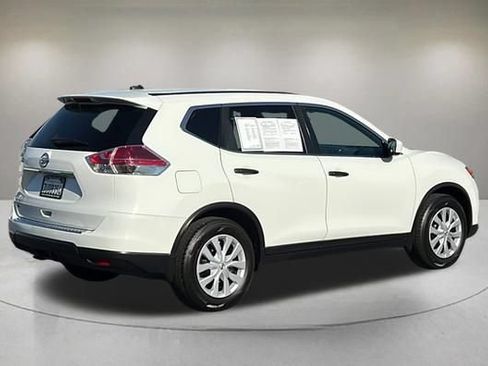 Used 2016 Nissan Rogue S w/ S Family Package FWD image 4