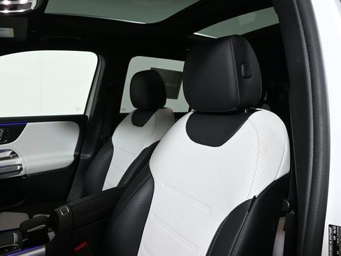 Certified 2022 Mercedes-Benz GLB 250 4MATIC image 16