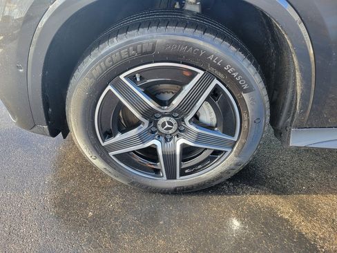 Used 2025 Mercedes-Benz GLC 300 4MATIC image 8